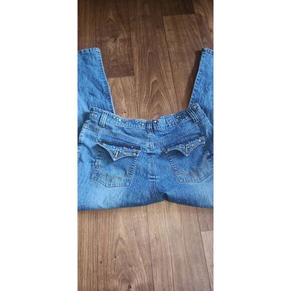 Vega Jeans - Picture 2 of 7